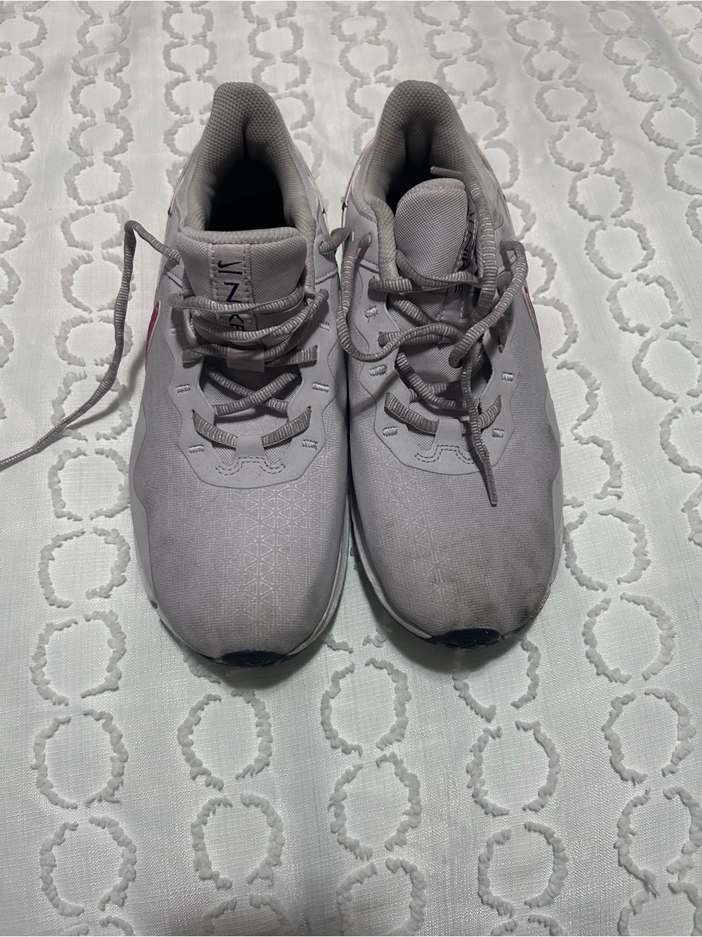 Nike Women's Light Gray Athletic Sneakers